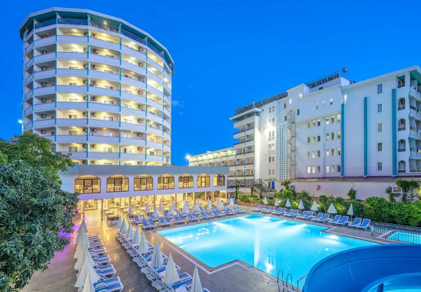Blue Star Hotel - Image 1