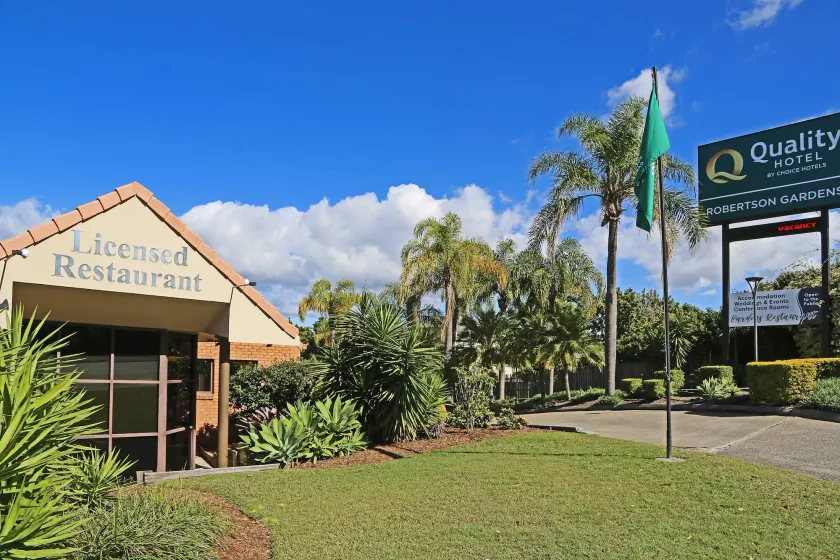 Quality Hotel Robertson Gardens - Image 1