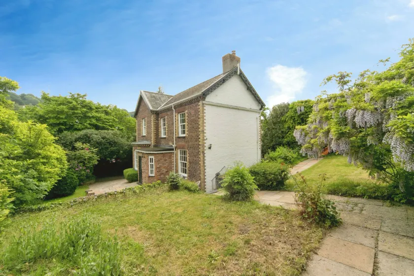 Gweryl Lodge - Image 1