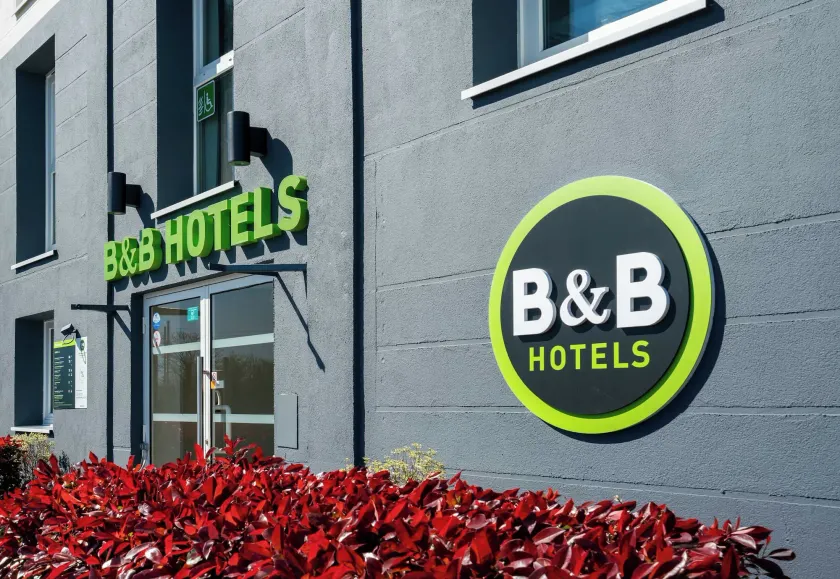 B&B HOTEL Bayeux - Image 1