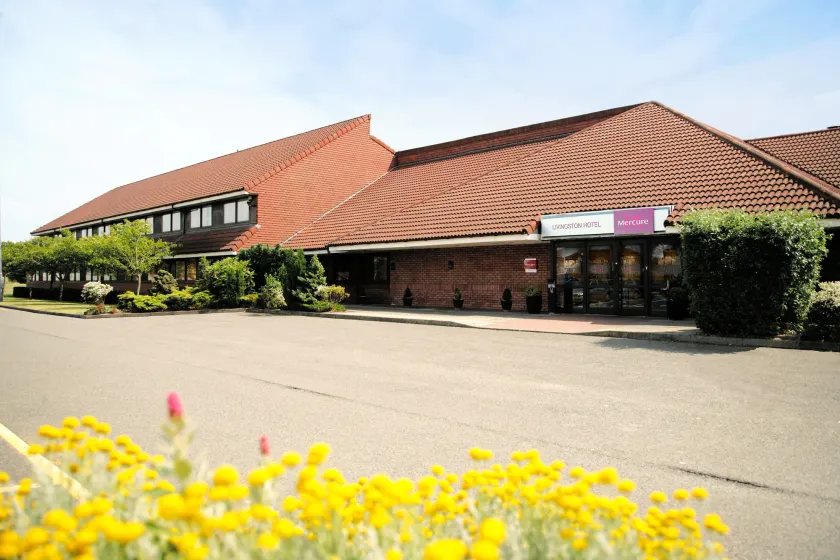 Mercure Livingston Hotel - Image 1