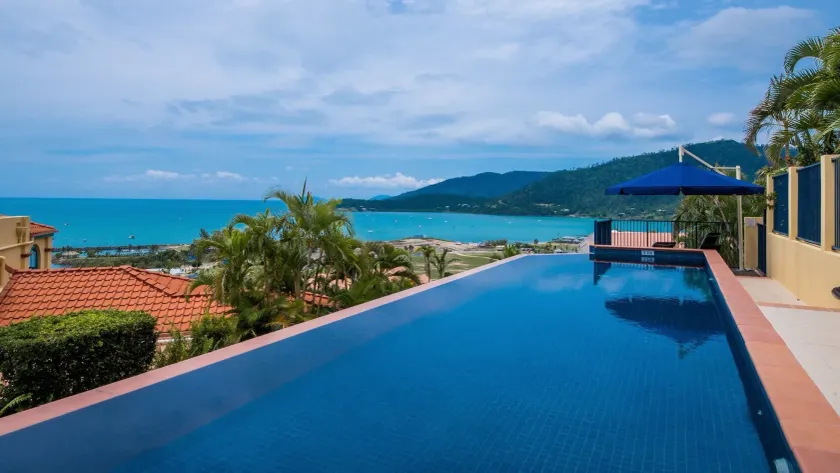 Magnificence At Airlie - Image 1