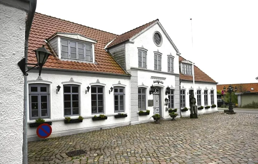 Bredebro Kro - Image 1