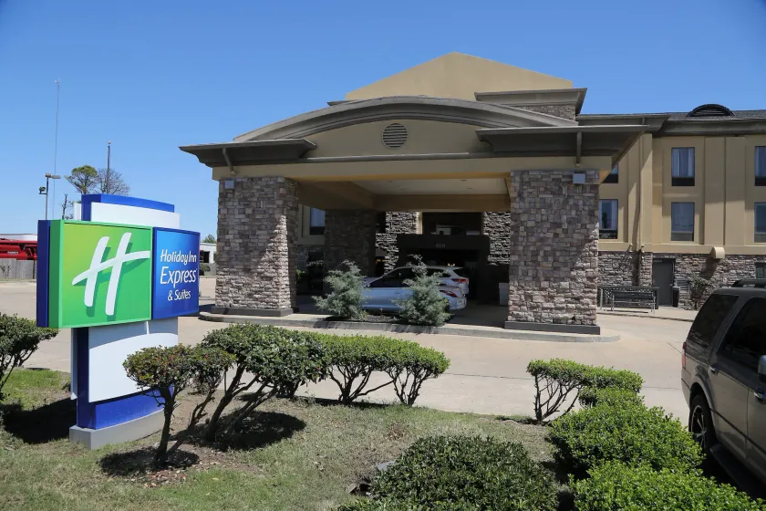 Holiday Inn Express Hotel & Suites Cleveland - Ms By IHG - Image 1