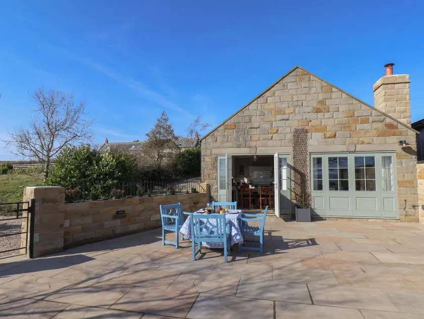 Roding Cottage - Image 1