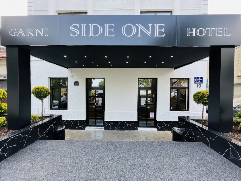 Side One Design Hotel Garni - Image 1
