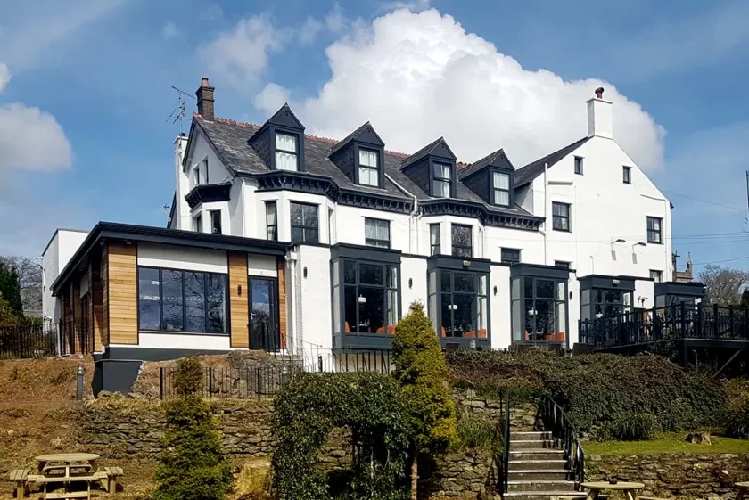 Anglesey Arms Hotel - Image 1