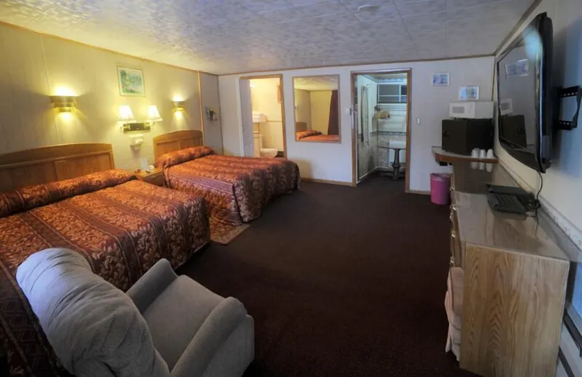 A1 Economy Inn - Image 1