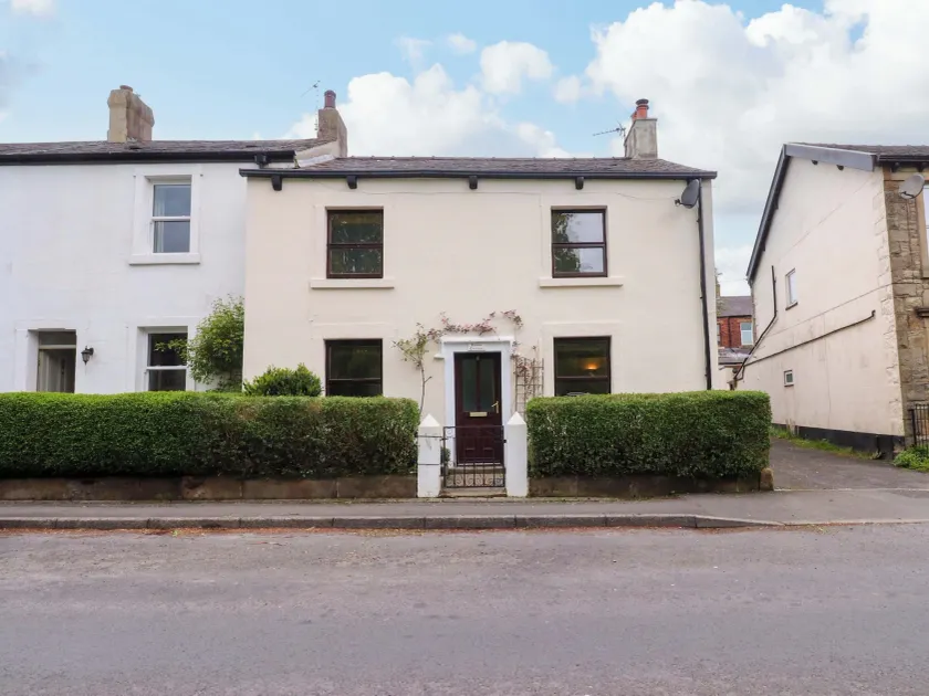 6 Hazel Moor - Image 1