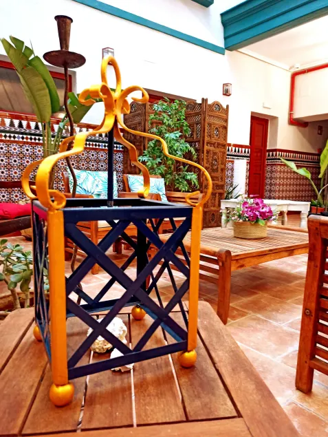 Vivian's Guest House Auto Check-in - Image 1