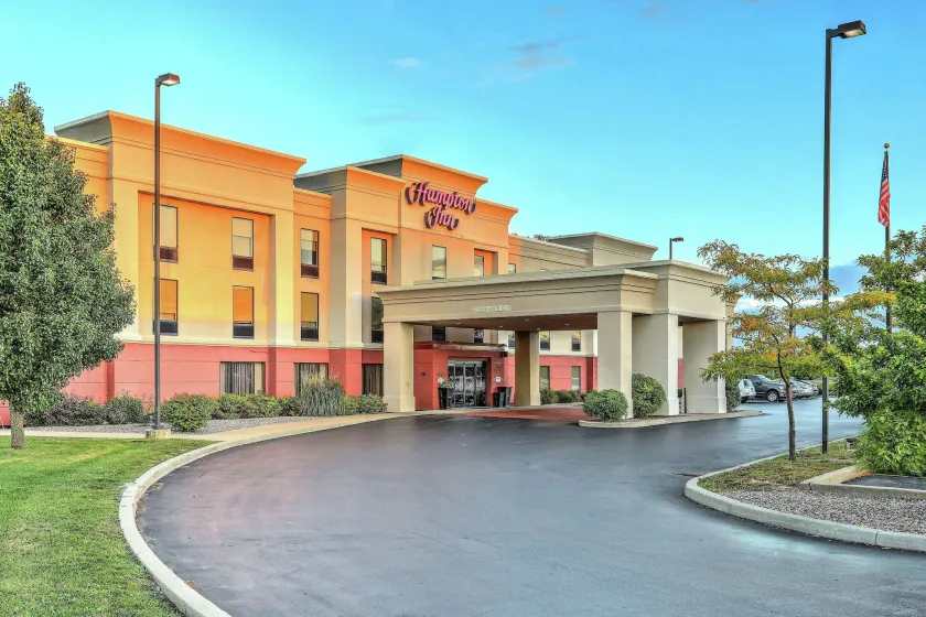 Hampton Inn Batavia - Image 1