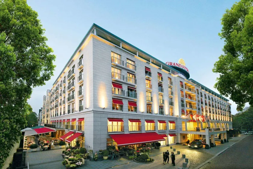 GRAND ELYSEE Hamburg - Image 1