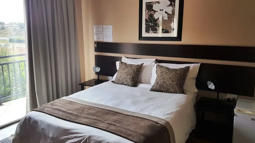 Tsessebe Guesthouse - Image 1