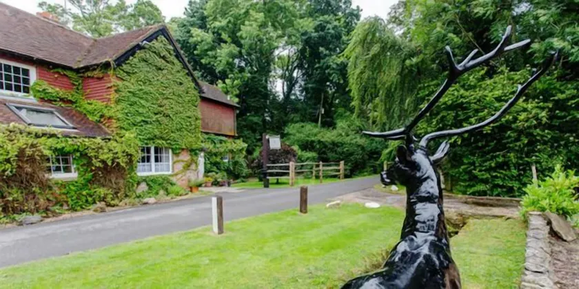 Trivelles Waterhall Country Gatwick Hotel & airport parking - Image 1
