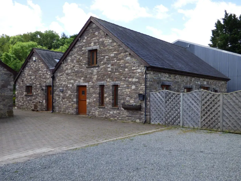 Riverside Barn - Image 1