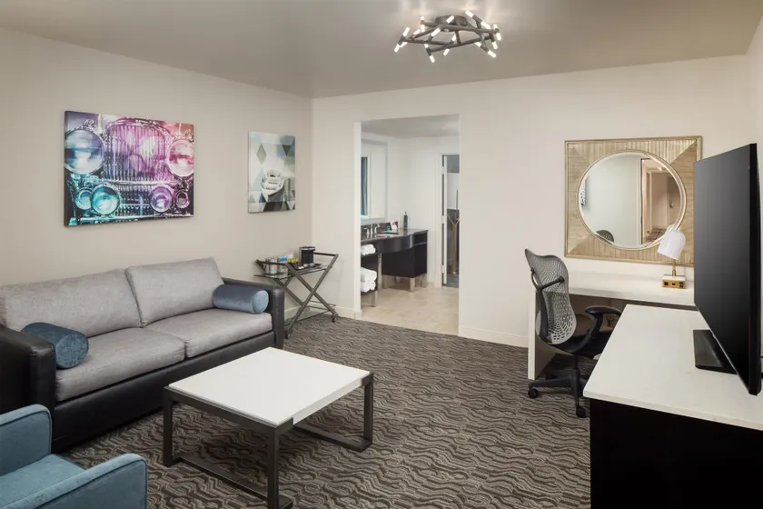 DoubleTree Suites by Hilton Hotel Detroit Downtown - Fort Shelby - Image 1
