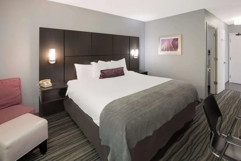 Best Western Riverside Inn - Image 1