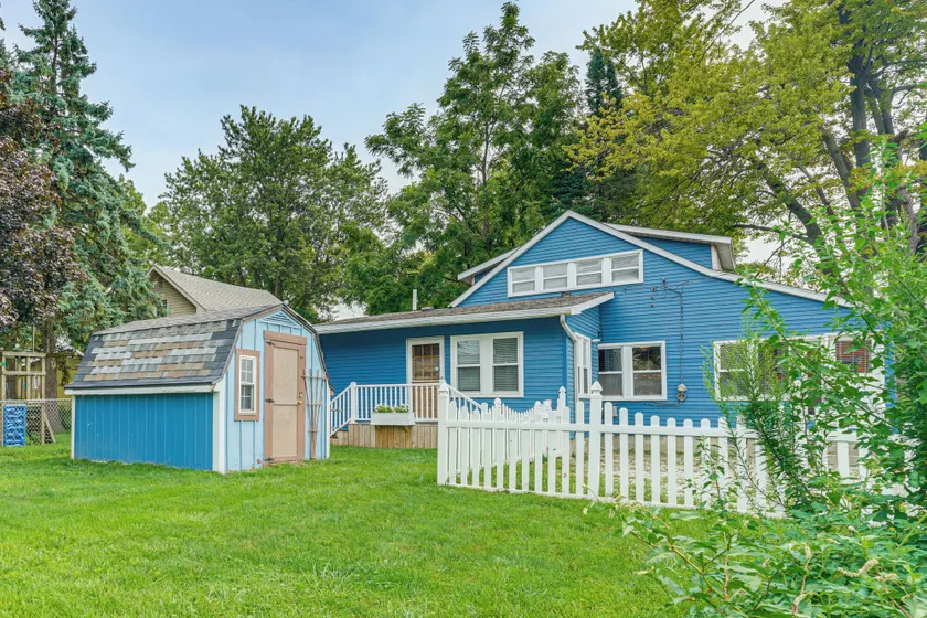 Walk to Beach! Luna Pier Haven w/ Yard & Views - Image 1