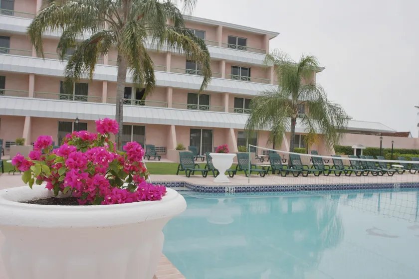 Castaways Resort and Suites - Image 1