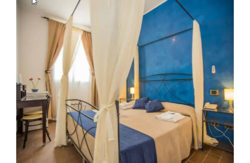 Hotel Noto Marina - Image 1