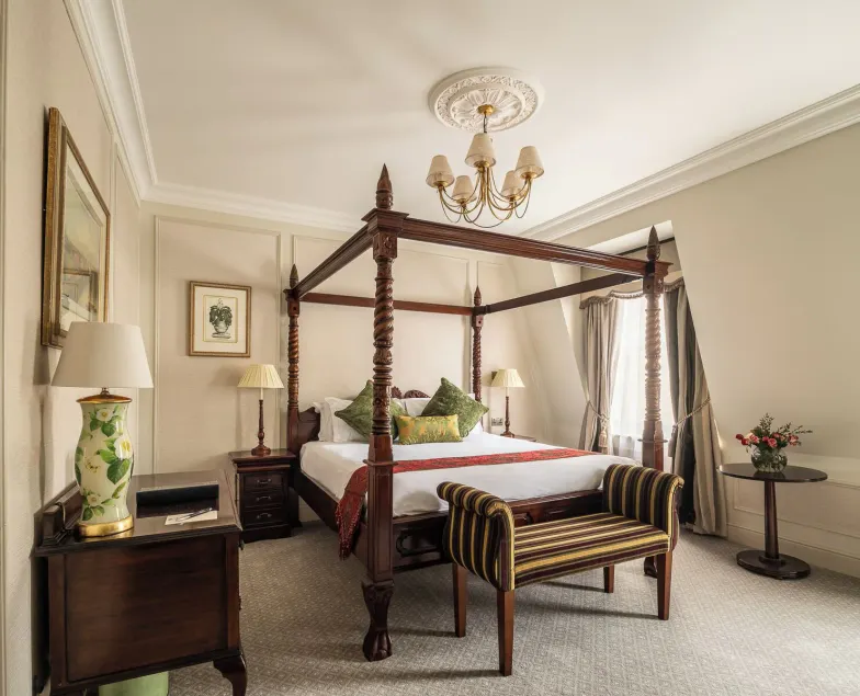 The Leonard Hotel - Image 1