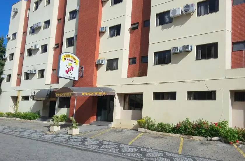 Hotel Real Park - Image 1