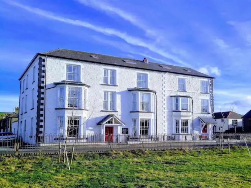 Meadowsweet Hotel - Image 1