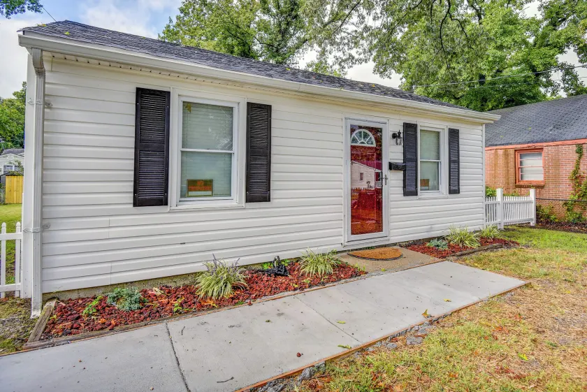 Hampton Vacation Rental: Central Location, Patio - Image 1