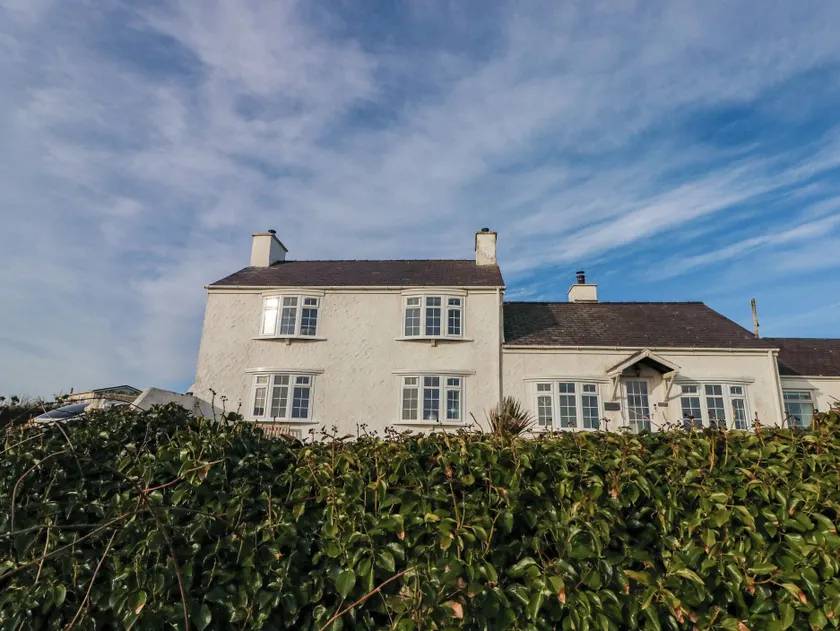 Fferm Porthdafarch South Farm House - Image 1
