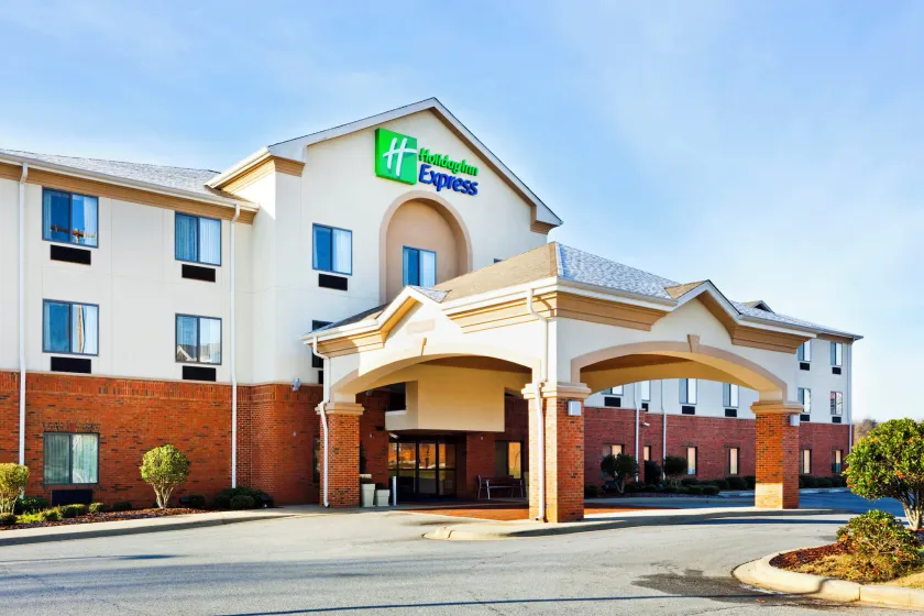 Holiday Inn Express Forest City by IHG - Image 1
