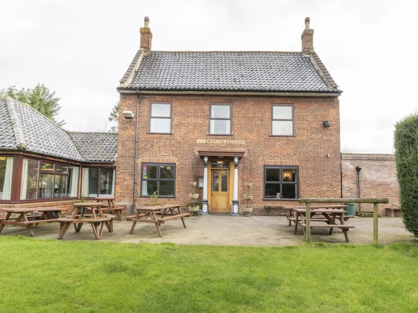 OYO Elm Farm Country House, Norwich Airport - Image 1