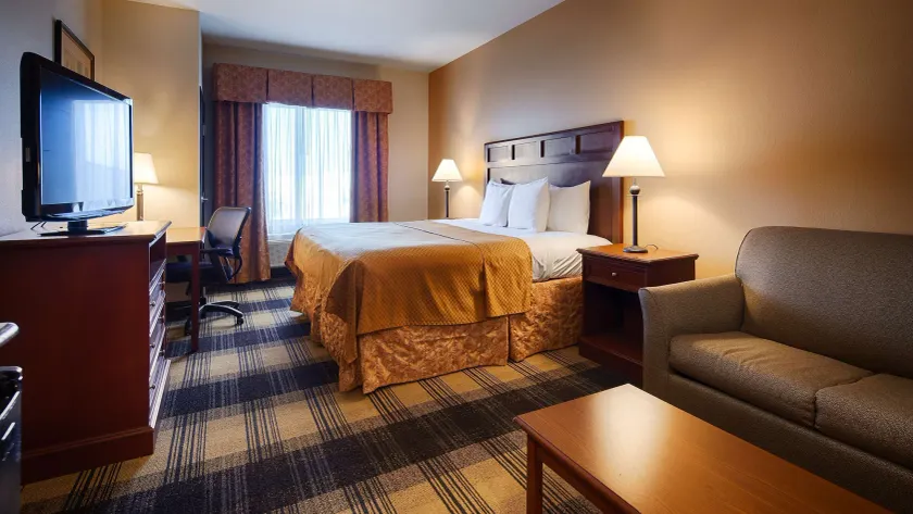 Best Western Lockhart Hotel & Suites - Image 1