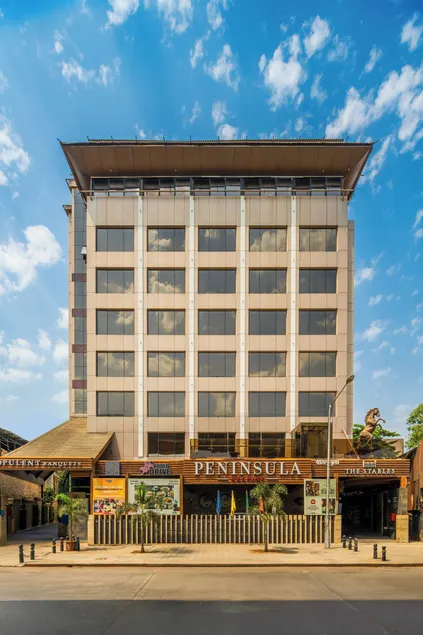 Hotel Peninsula Redpine - Image 1