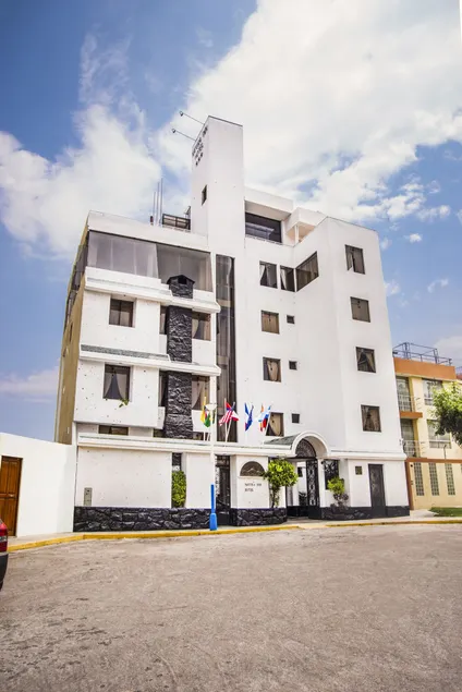 Natura Inn Hotel - Image 1