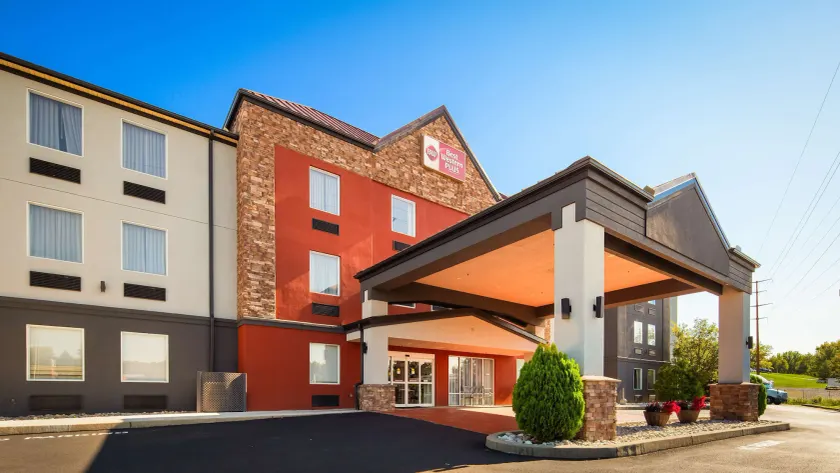 Best Western Plus New Cumberland - Image 1