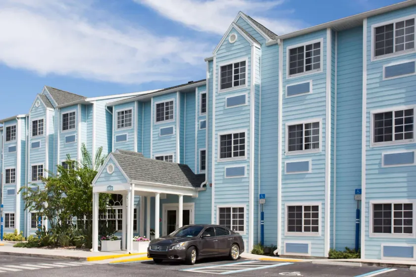 Microtel Inn & Suites by Wyndham Port Charlotte Punta Gorda - Image 1