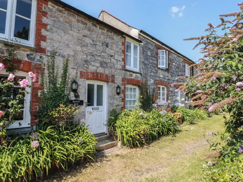 Honeysuckle Cottage - Image 1