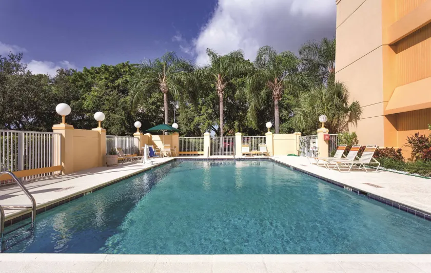 La Quinta by Wyndham Miami Airport East - Image 1