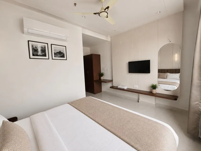 Hotel RajKailash - Rom