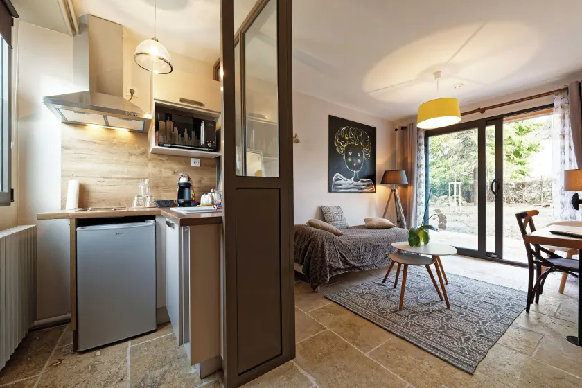 Appartements Pied à Terre, haut standing avec cuisine équipée et terrasse / Groupe HRM  - Image 1
