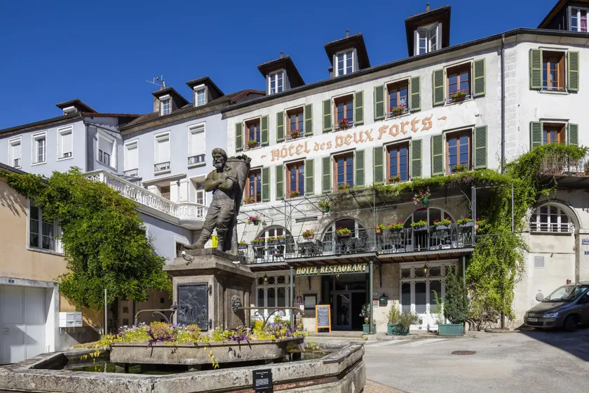 Logis Hôtel des Deux Forts - Image 1