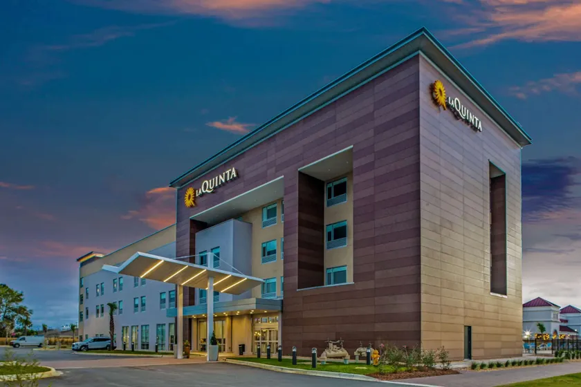 La Quinta Inn & Suites by Wyndham Miramar Beach-Destin - Image 1