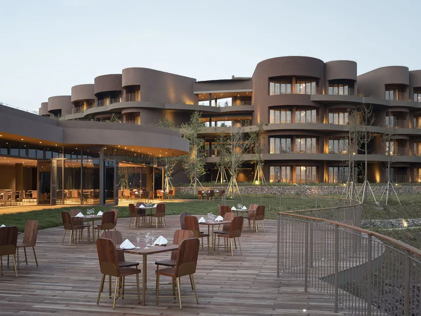 Hotel Karen - Image 1