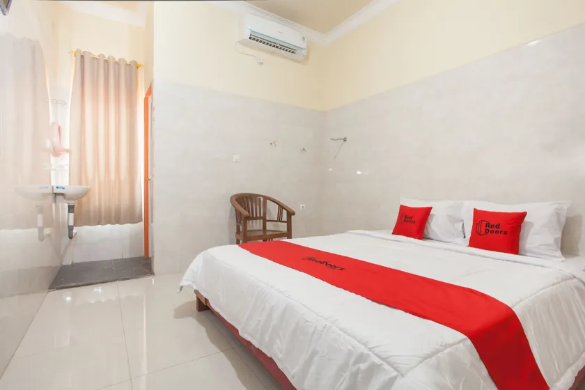 RedDoorz Syariah At Sedati - Image 1