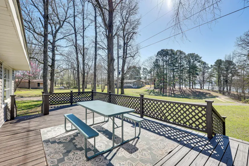 New Blaine Getaway - Walk to Lake Dardanelle! - Image 1