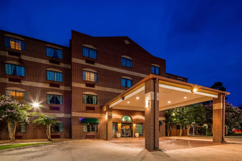Best Western Plus The Woodlands - Image 1
