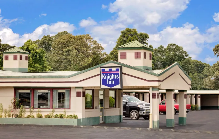 Knights Inn Madison Heights - Image 1