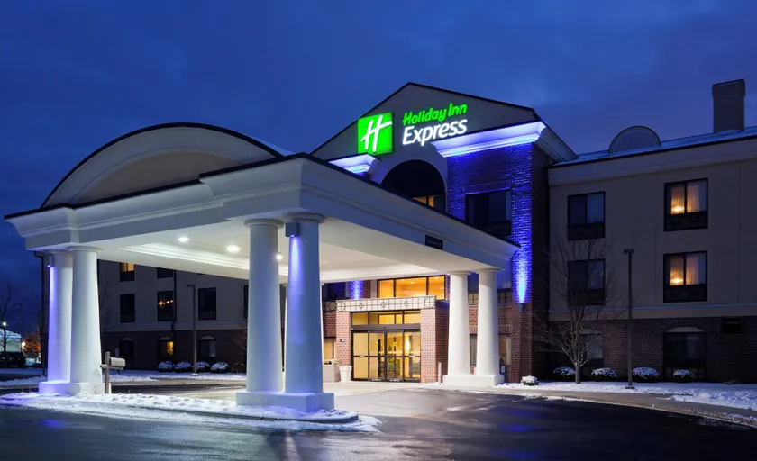 Holiday Inn Express Milwaukee North Brown Deer/Mequon by IHG - Image 1