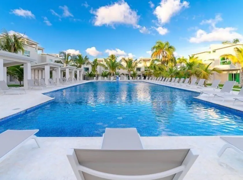 Playa Palmera Beach Resort - Image 1