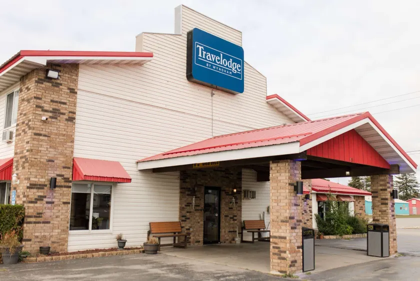 Travelodge by Wyndham Escanaba - Image 1